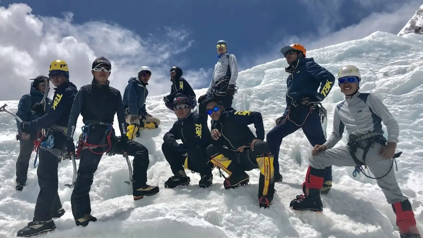 Ascension du K2 (8.611m) – Expédition