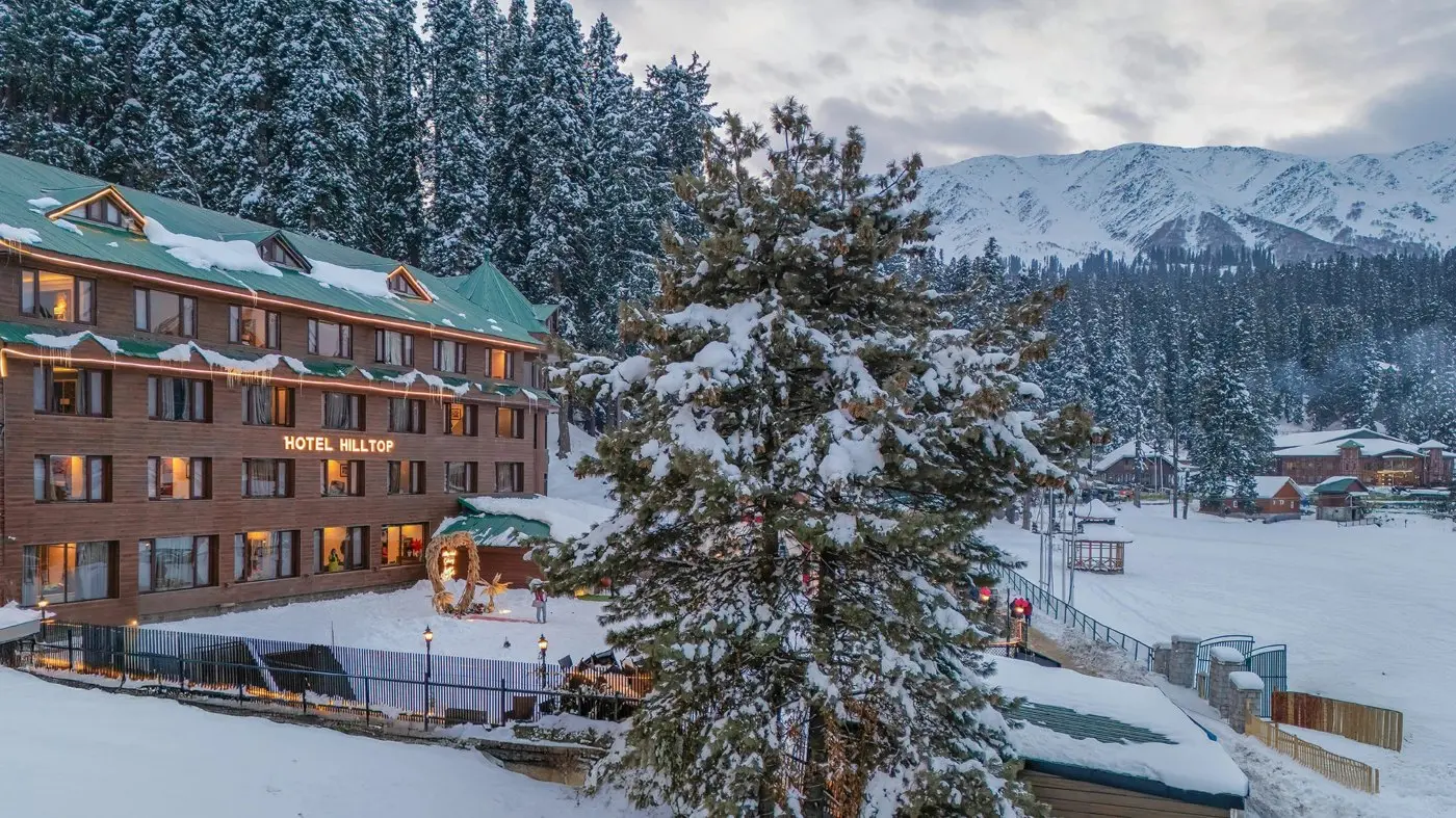 Hilltop Hotel Gulmarg 1