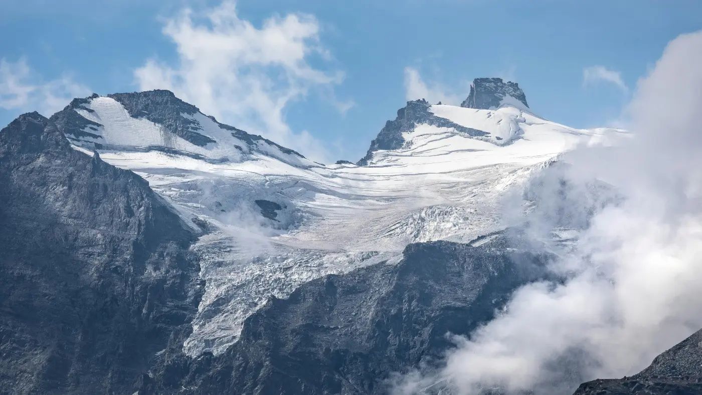 Ascent of Gran Paradiso and Mont Blanc in 5 Days - View 3
